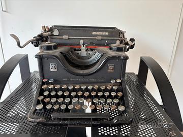 Macchina da scrivere antica