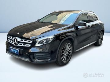 Mercedes GLA 180 Premium auto