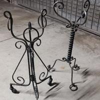 Coppia di porta vasi in ferro battuto