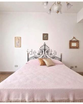 Testata letto, rete e materasso matrimoniale 