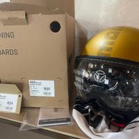 Casco momo design 2024 oro