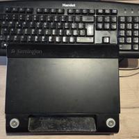 Tastiera e rialzo per PC