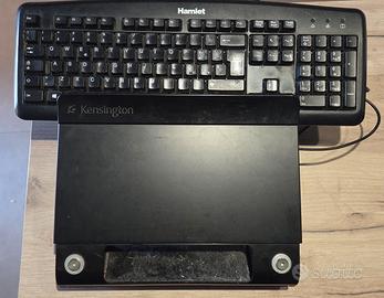 Tastiera e rialzo per PC