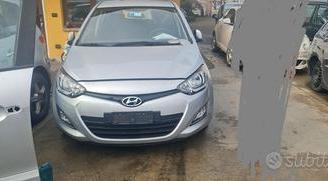 Ricambi hyundai i20 2017 motore e cambio D4FC 1.4