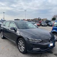 VOLKSWAGEN Passat Variant 2.0 TDI SCR EVO DSG Bu