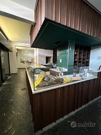 Locale molto bello bar bistrot