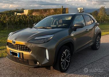 Toyota Yaris Cross Lounge tetto panoramico