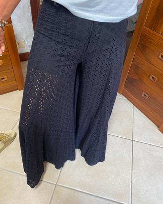 Pantaloni neri ricamati