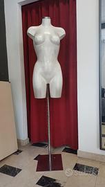 Manichini donna e uomo