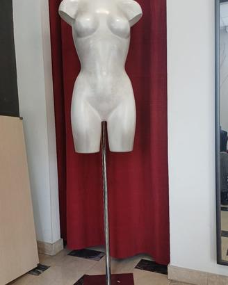 Manichini donna e uomo