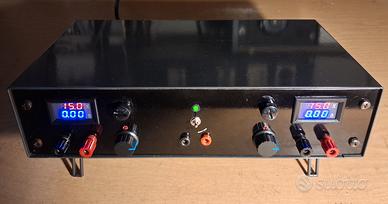 Triplo Alimentatore 5 + 0-20 + 0-20 V 2A