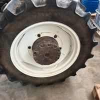 Gomme e cerchi 250/85 R24