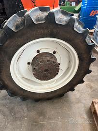 Gomme e cerchi 250/85 R24