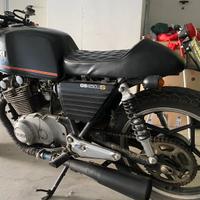 Cafe racer Suzuki 450 s
