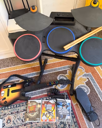 Guitar Hero Wii – Batteria + Chitarra + Microfono