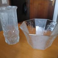 VASO E CENTROTAVOLA IN VETRO LAVORATO