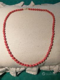 Collana in Corallo Rosso Naturale. Vintage 