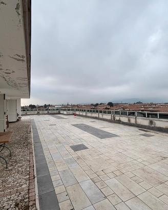 Attico 4 camere per aziende a cassola