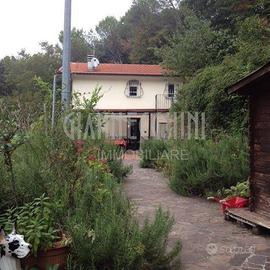 R.1702 Rocchetta Lerici indipendente + terreno