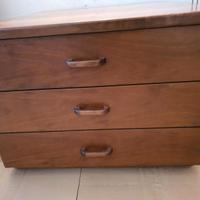 Cassettiera bassa con ruote a 4 comparti
