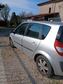  Renault megane scenic 126000km anno 2006