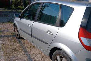  Renault megane scenic 126000km anno 2006