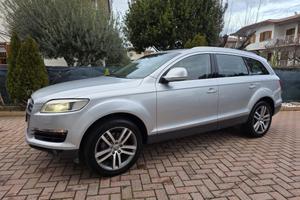 Audi Q7 3.0 V6 TDI 233CV quattro tiptronic 7posti