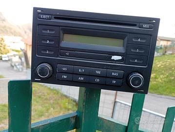 radio con CD originale  ho il codice 