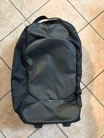 Valigia trolley semirigida con manico telescopico