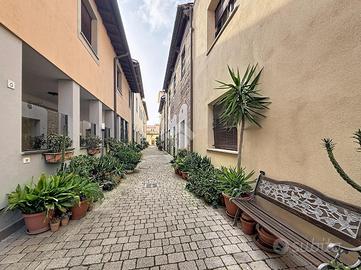 4 LOCALI A LIVORNO