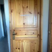 Tutto in legno massello completo di cornice