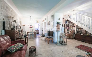 TERRATETTO CON ESTERNO DI PROPRIETÀ NEL BORGO DI S