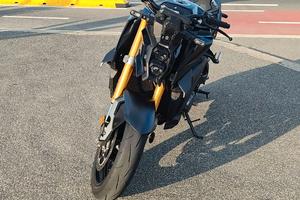 Suzuki gsx s 1000