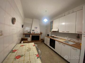 5 Locali Camino Cortile Forno a Legna