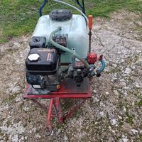 Motopompa irroratrice