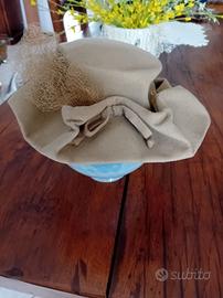 Cappello beige anni 30/40