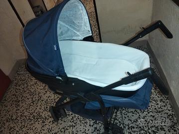 tris neonati, passeggino  , ovetto e carrozzina
