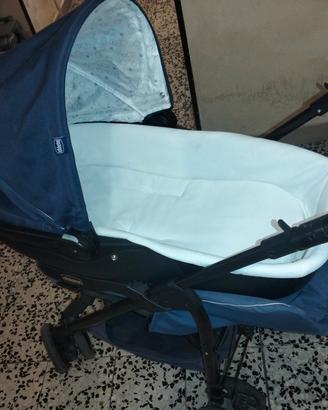 tris neonati, passeggino  , ovetto e carrozzina