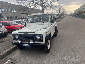 LAND ROVER Defender - 2005