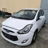 SI VENDE PER PEZZI DI RICAMBI HYUNDAI IX20