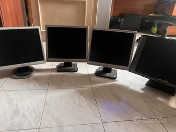 4 Monitor per PC