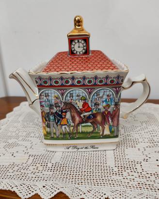Teiera vintage modello " A day at the races"