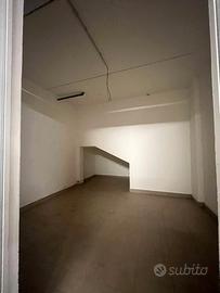 Magazzino in Via Millelire - Li Punti