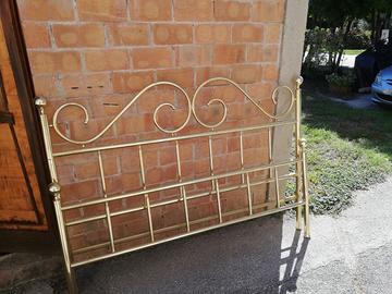 Letto in ottone dorato