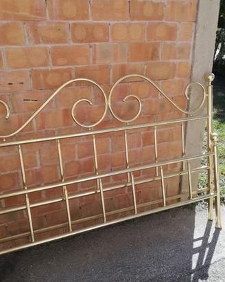 Letto in ottone dorato