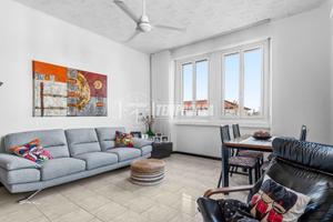 AMPIO BILOCALE ULTIMO PIANO CON VISTA SULLA BOCCON