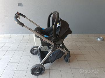 Passeggino trio Chicco con base per macchina