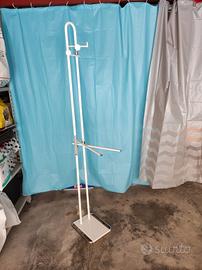 Piantana porta tovaglie e accappatoi da bagno 