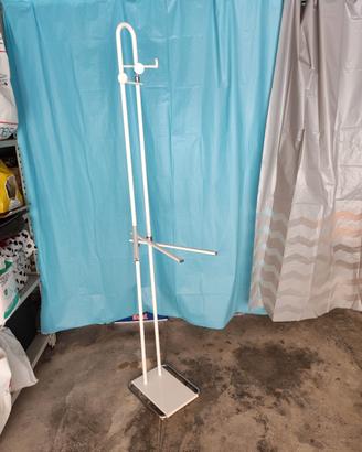 Piantana porta tovaglie e accappatoi da bagno 