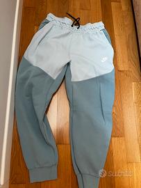 Pantaloni tuta nike tech